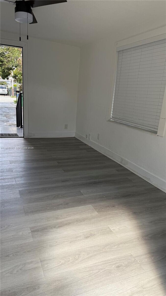 Foto del edificio - 2238 NW 5th St