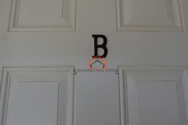 Building Photo - 108 Wicks Ave