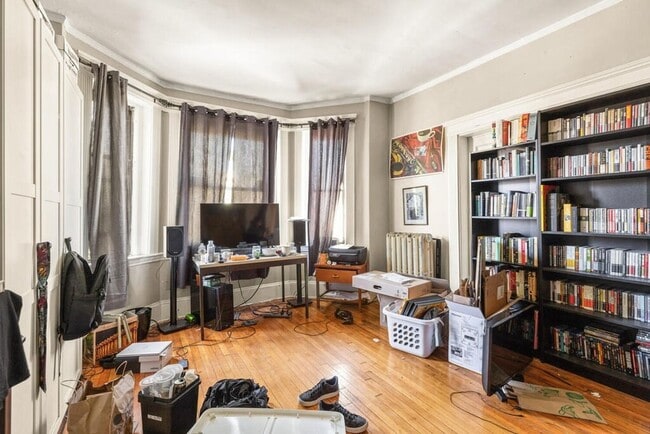 Building Photo - Nice 4 bed in Allston