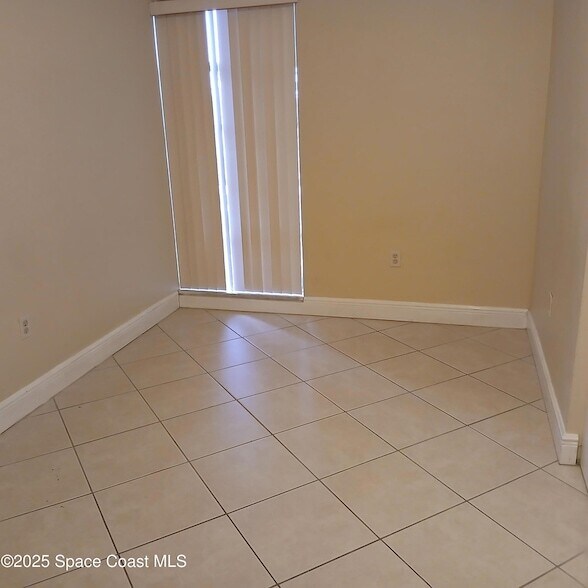 Foto del edificio - 250 N Banana River Dr