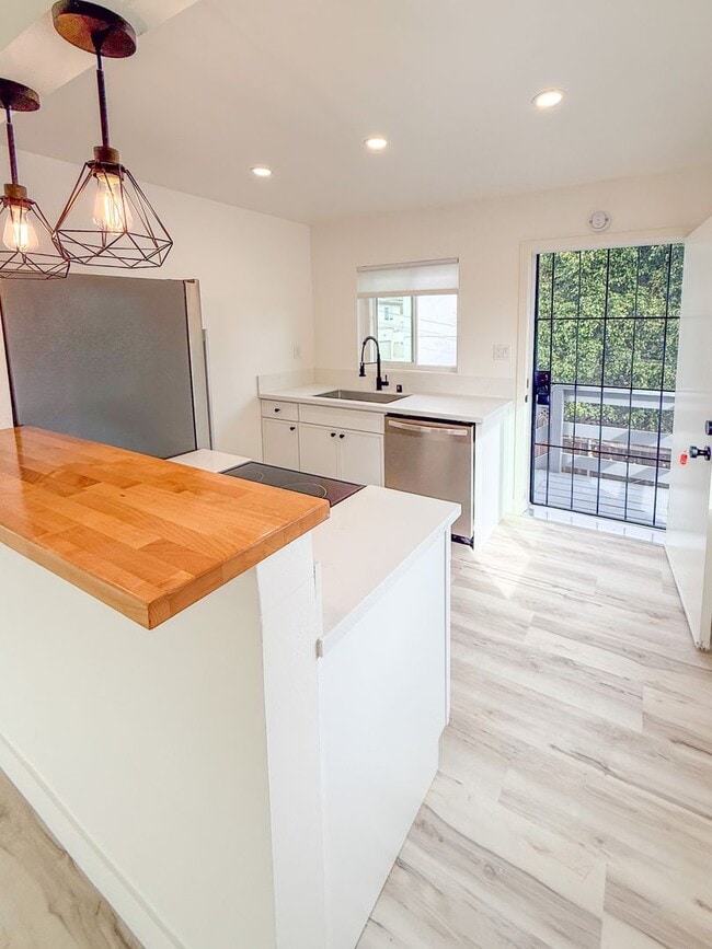 Foto del edificio - 4211-4219 Jewell