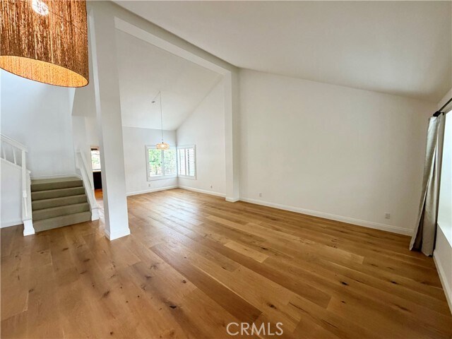 Building Photo - 10 Wickland