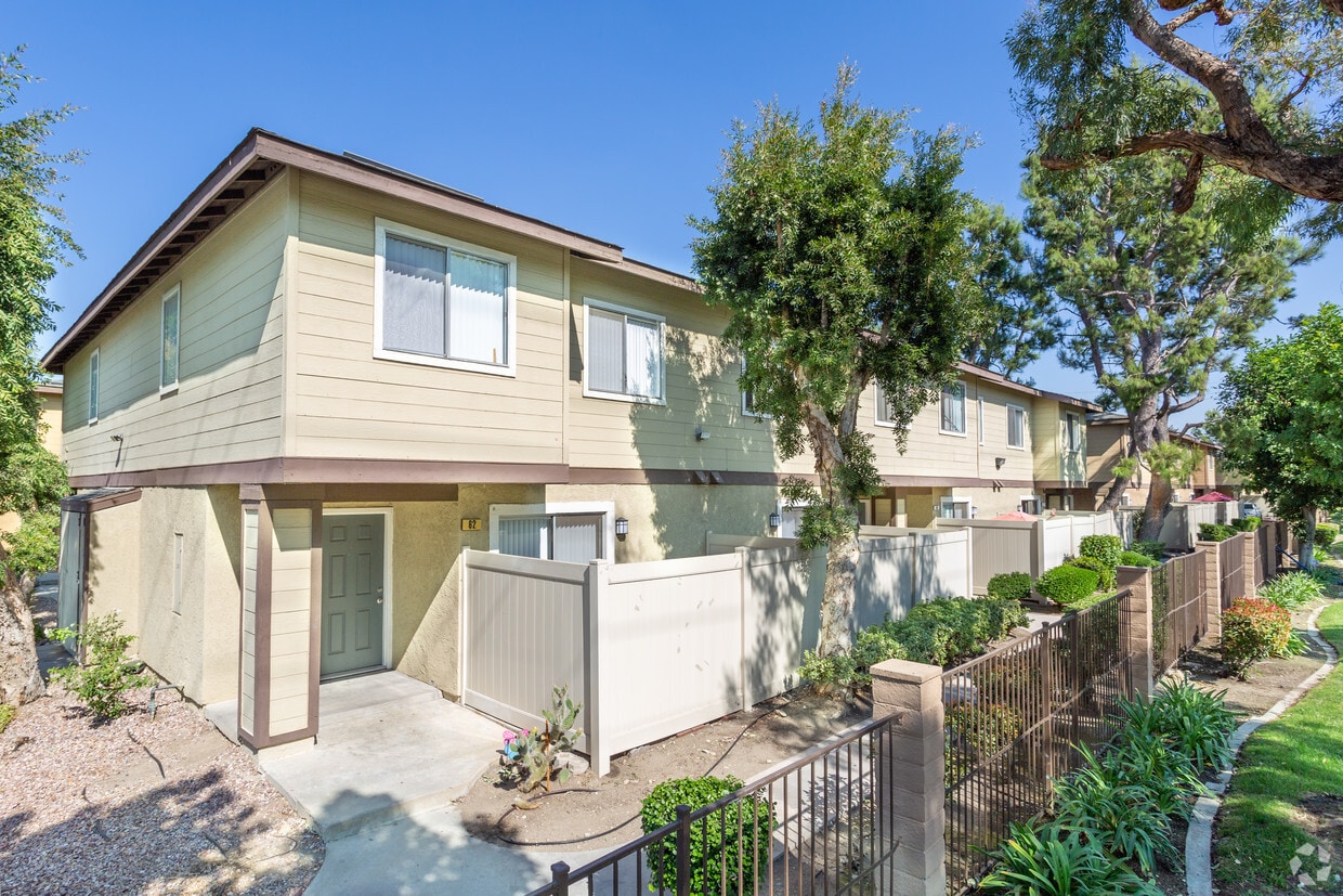 Mountain Crest Apartments in Fontana, CA Westside Rentals