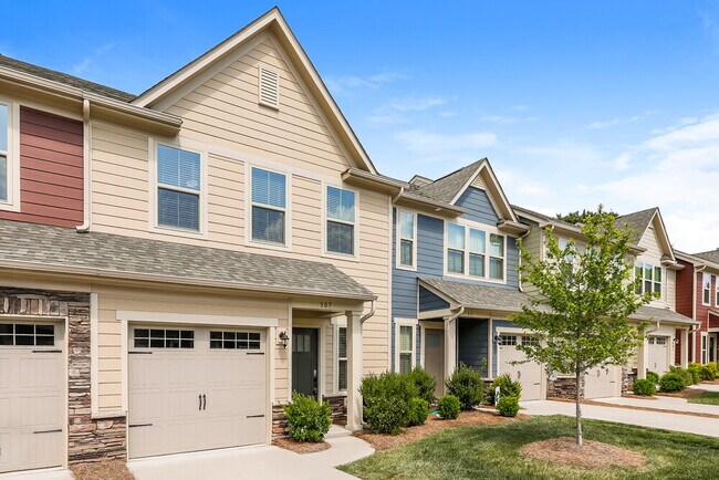 Foto del edificio - 307 Pond Place Ln