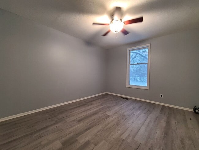 Building Photo - Spacious 5-bedroom, 2-bathroom home in Baroda