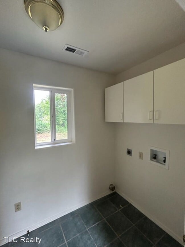 Building Photo - 3 br, 2 bath House - 72755 London Road