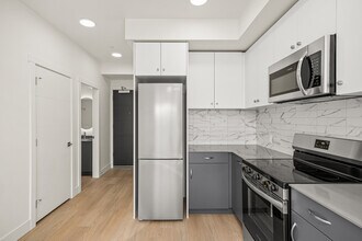 Building Photo - 500 Asher