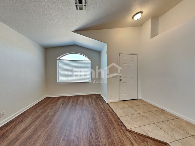 Foto del edificio - 9255 W Brown St