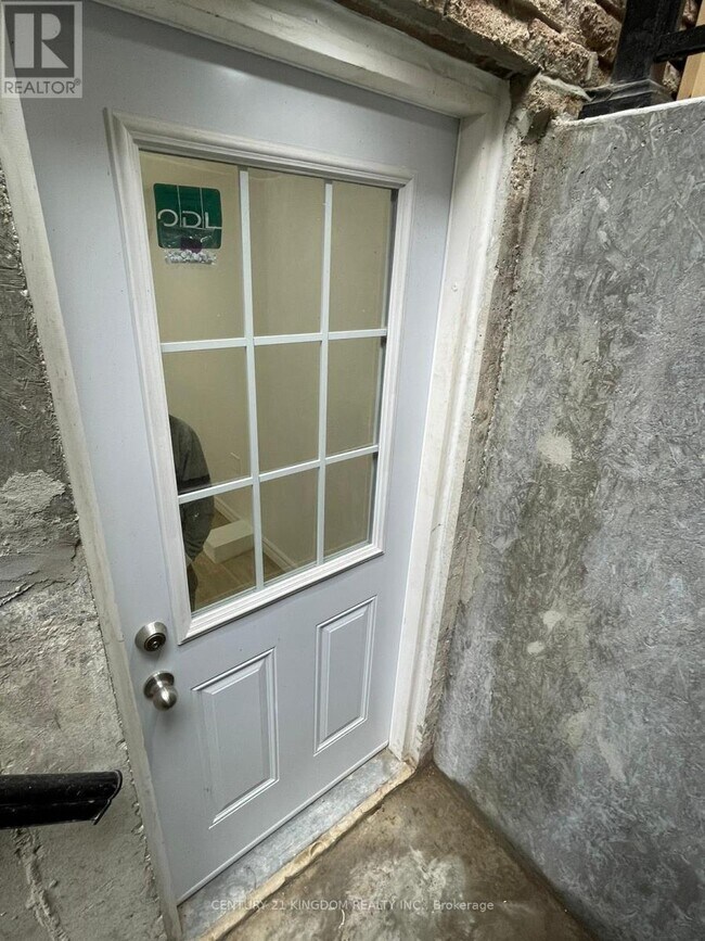 Photo du bâtiment - 1798 Storrington St