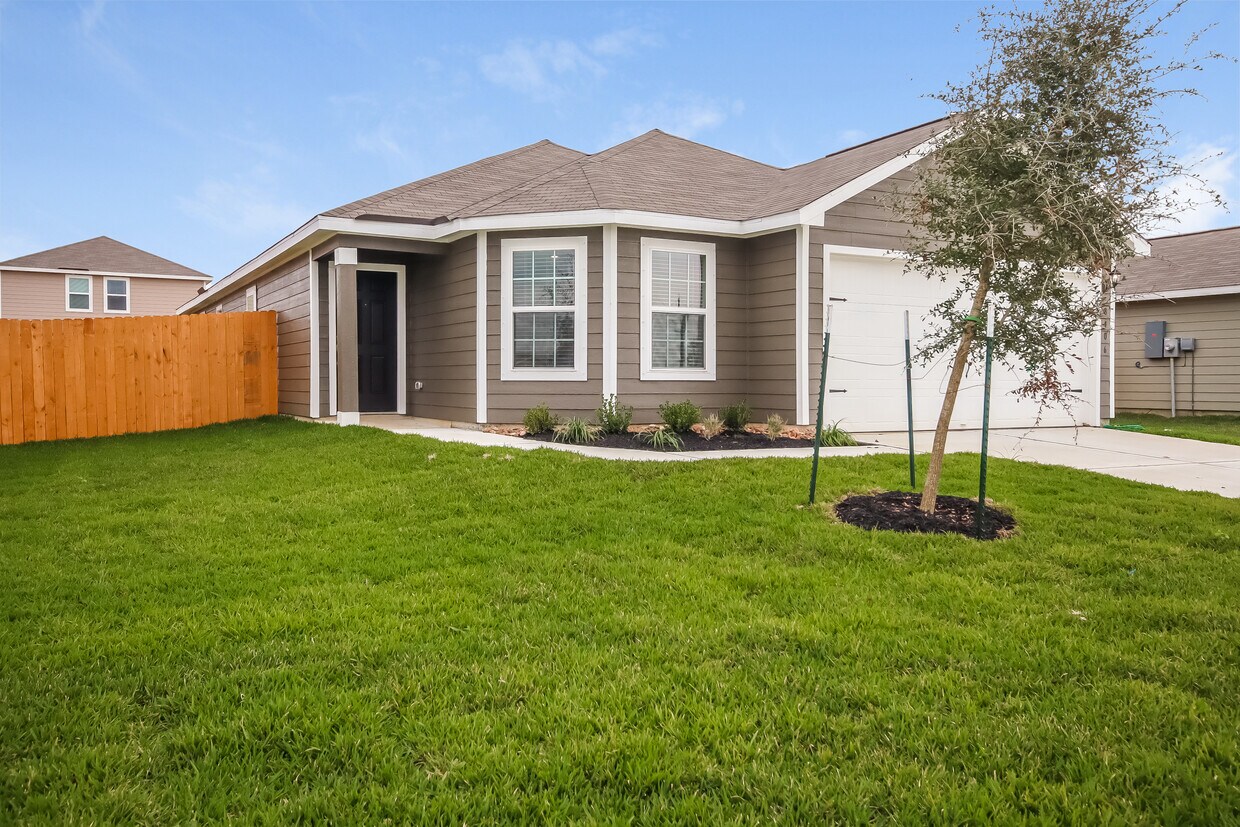 8406 Rayburn Rd, Cove, TX House Rental in Mont Belvieu, TX