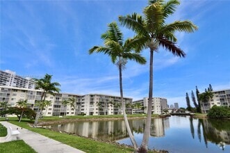 Building Photo - 2851 Leonard Dr