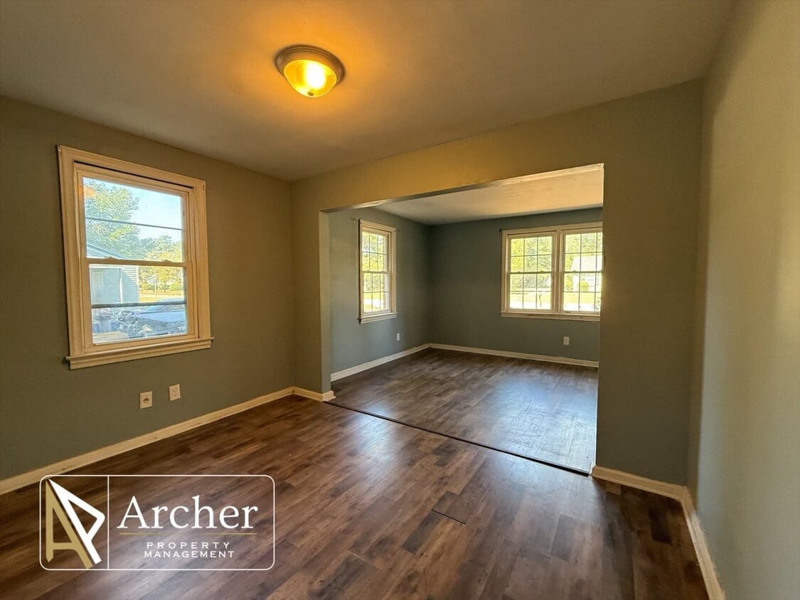 Foto principal - 1702 W Lincoln Ave