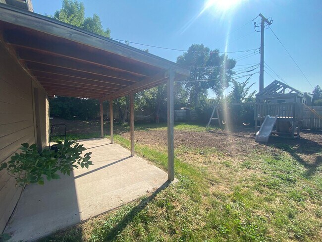 Foto del edificio - 1701 Lodge St
