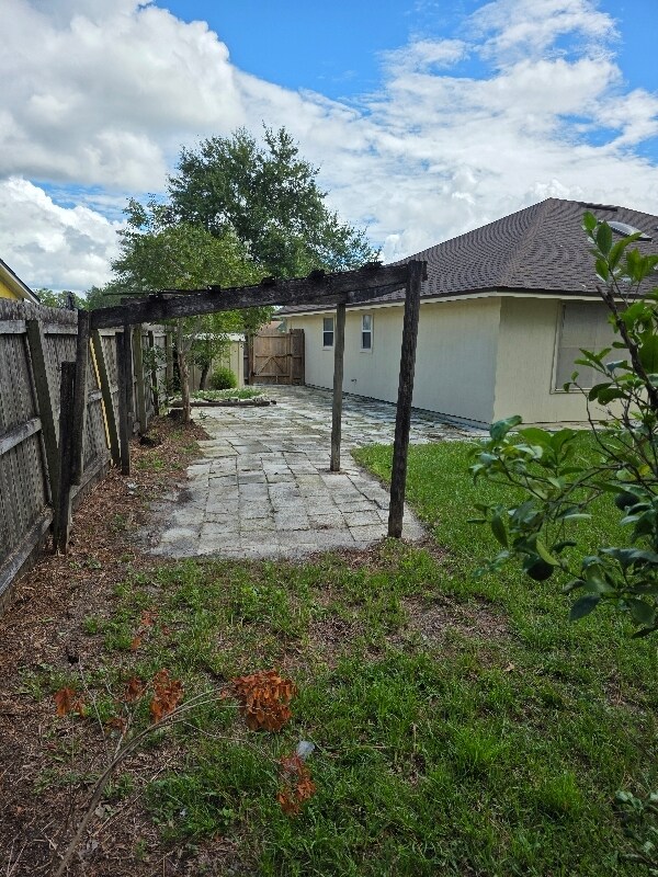 Foto del edificio - 8528 Echoridge Ct