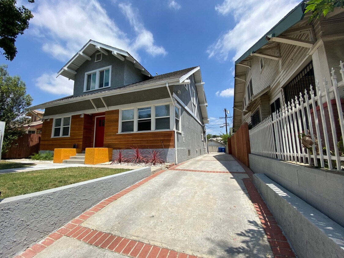 Building Photo - Coronado