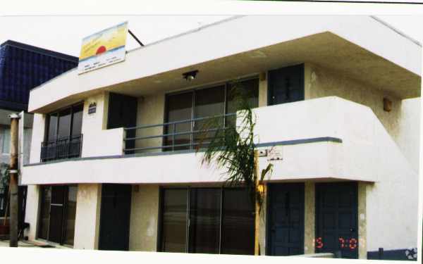 Primary Photo - Ocean Breeze Apartments