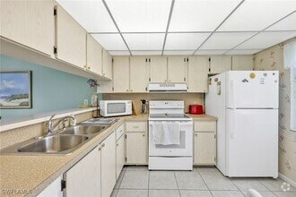 Building Photo - 142 Palm Dr