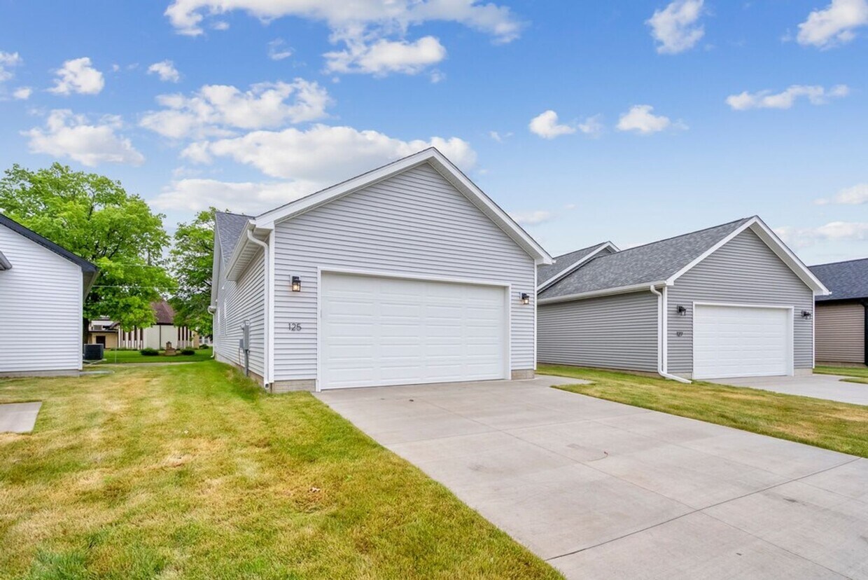 Foto del edificio - 125 Axlewood Dr