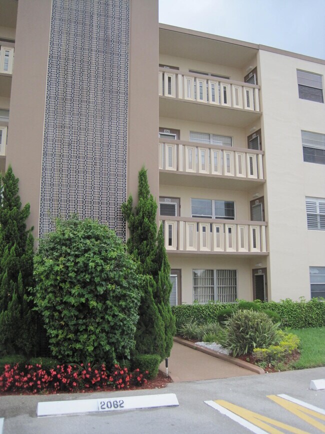 Foto del edificio - 2061 Wolverton E