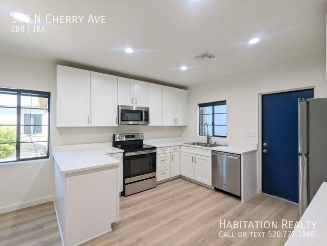 Building Photo - Gorgeous 2 bed/1 bath University, Renovate...