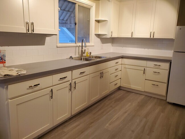 Foto del edificio - 353 Lawton St