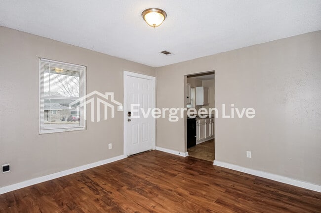 Building Photo - 837 Pitney Ln