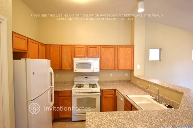 Foto del edificio - 4946 Attitude Ct