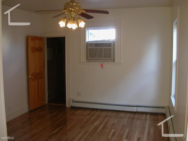 Building Photo - 6 br, 2.5 bath House - 31 Seattle St 0
