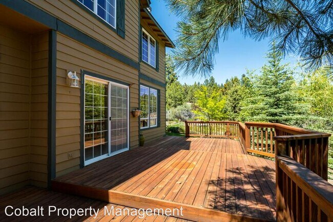 Foto del edificio - 4 br, 2.5 bath House - 2320 NW Great Pl