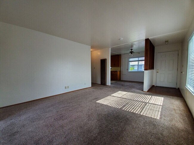 Building Photo - 3305 Edison Ave