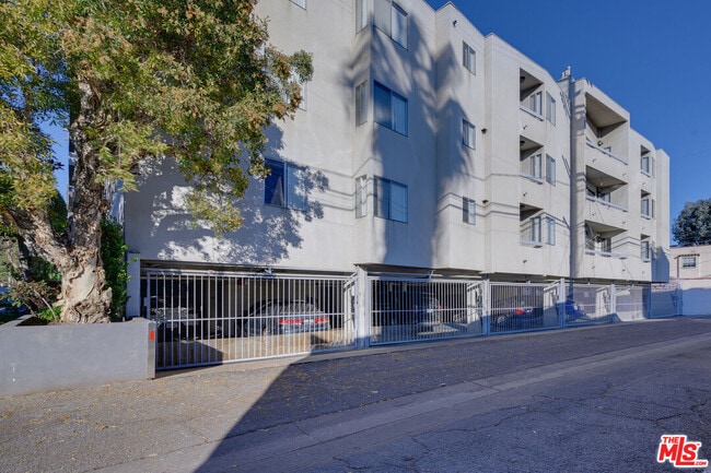 Building Photo - 1226 S Shenandoah St