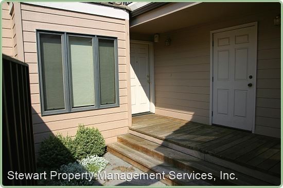 Building Photo - 2 br, 1.5 bath House - 2910 Front Street