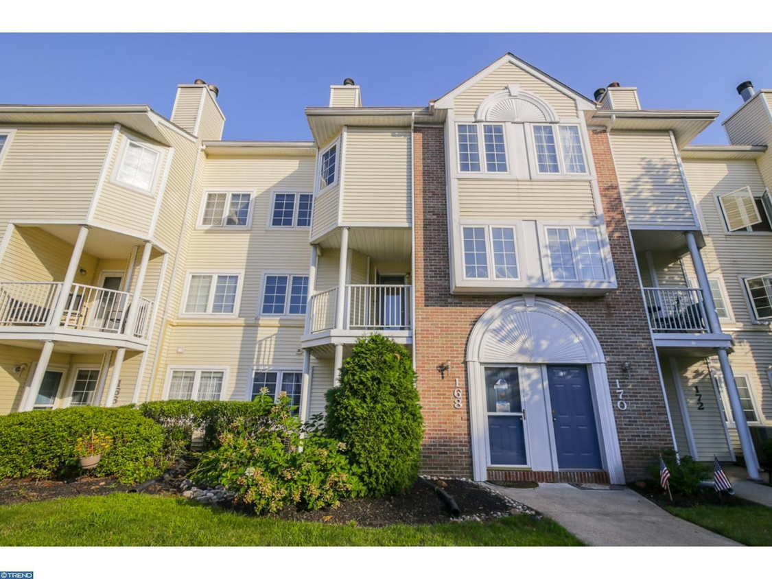 Primary Photo - Crestwood 2 bed, 2.5 bath spacious Condo A...