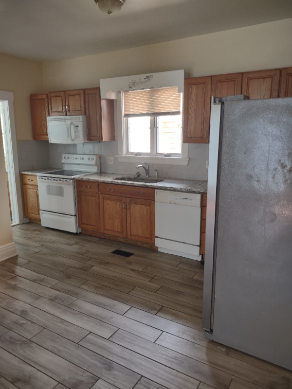 Foto principal - 261 Brooks Ave