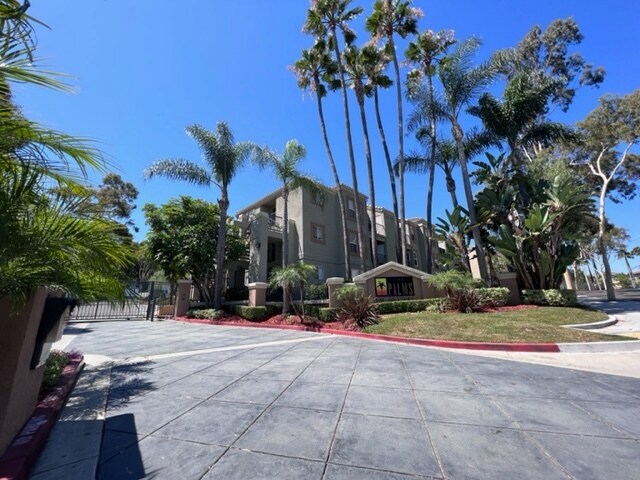 Building Photo - The Palms