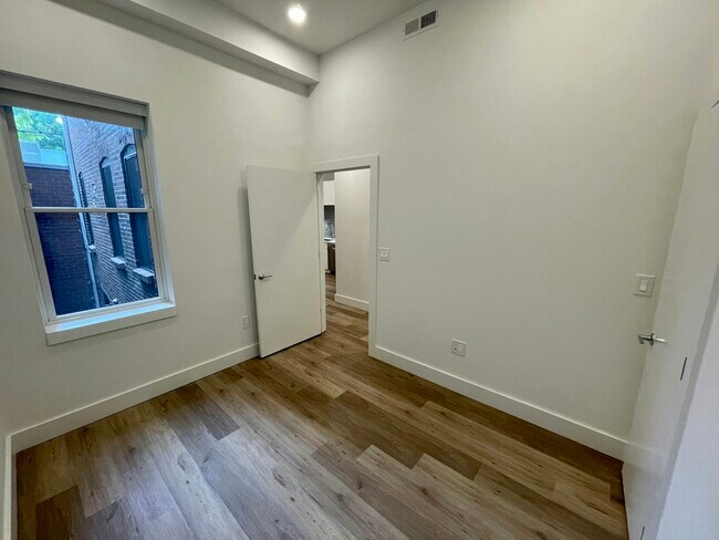 Foto del edificio - 1321 Rhode Island Ave NW