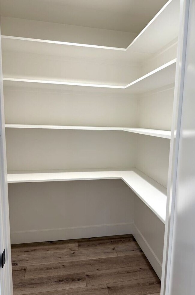 Foto del edificio - Beautifully Renovated, Pet Friendly Novato...