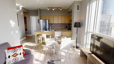 Building Photo - 763 Bay St.