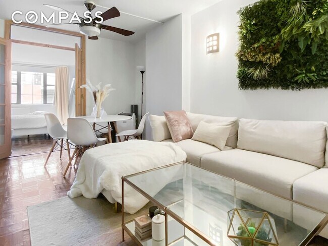 Foto del edificio - 222 W 14th St