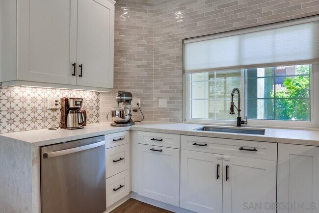 Foto del edificio - 3887 Creststone Pl