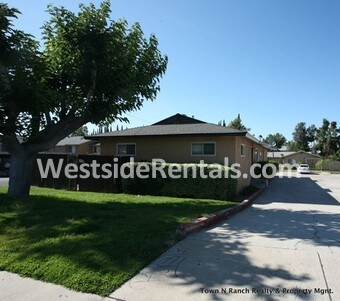 Primary Photo - 870 E Chase Ave