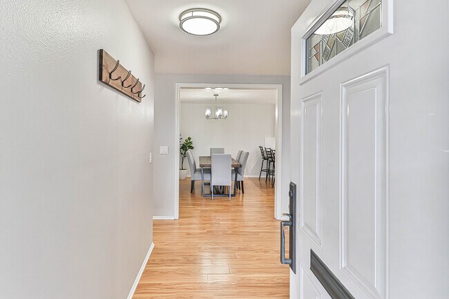 Building Photo - 8161 Forelle Dr