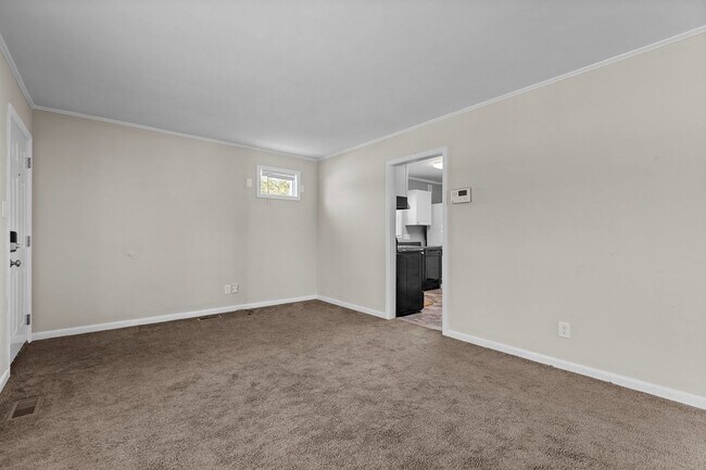 Building Photo - Adorable and affordable!  3 Bedroom Ranch ...
