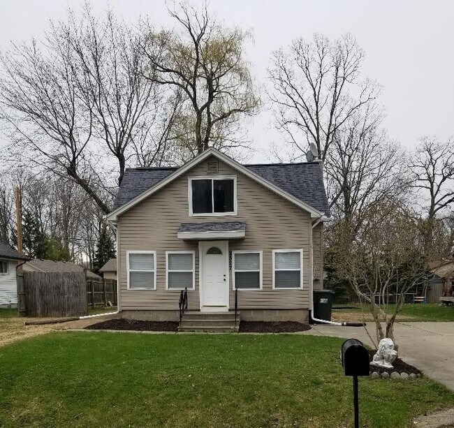 Foto del edificio - 2527 Hartline Dr