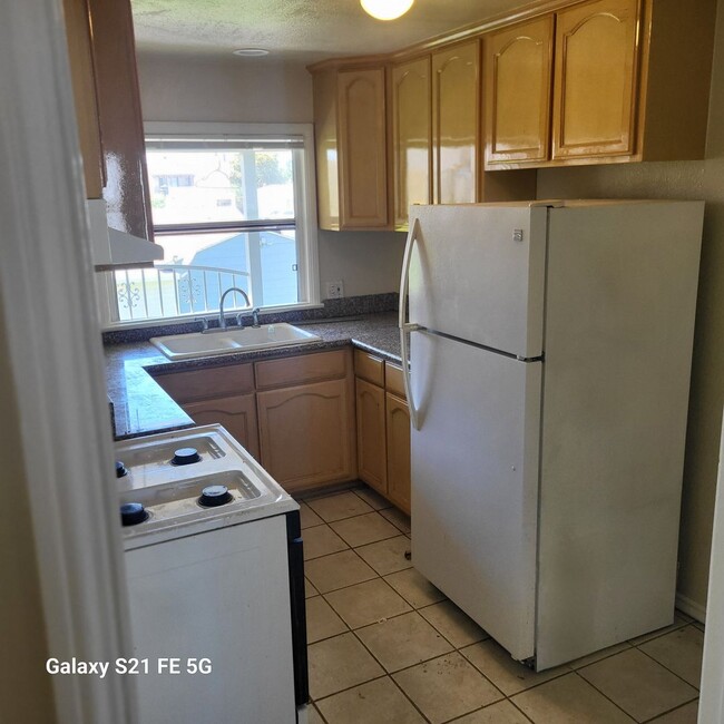 Building Photo - 2100 Cabrillo Ave