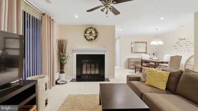 Foto del edificio - 13201 Chalet Pl