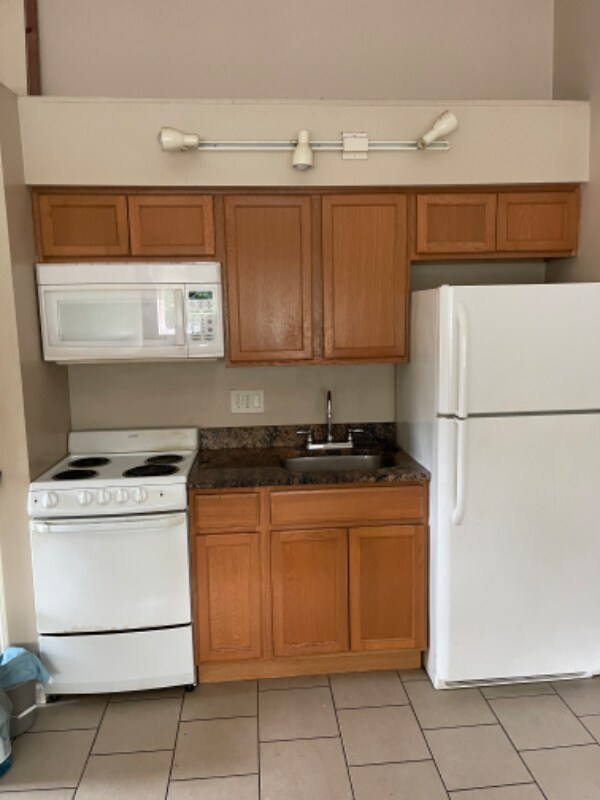 10 Gibbs St Unit 12, Mount Clemens, MI 48043 Room for Rent in Mount