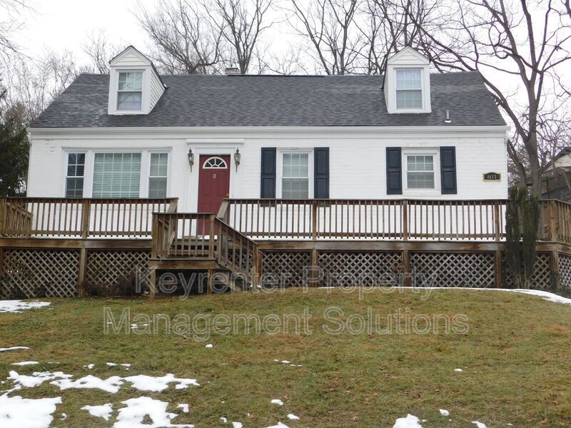 811 E Beverley St Unit B, Staunton, VA 24401 Condo for Rent in