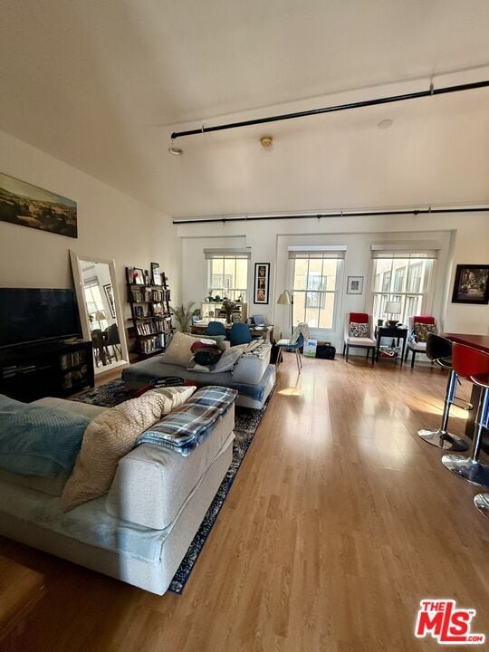 Foto del edificio - 253 S Broadway