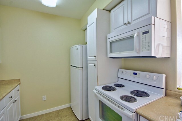 Building Photo - 42081 3rd St